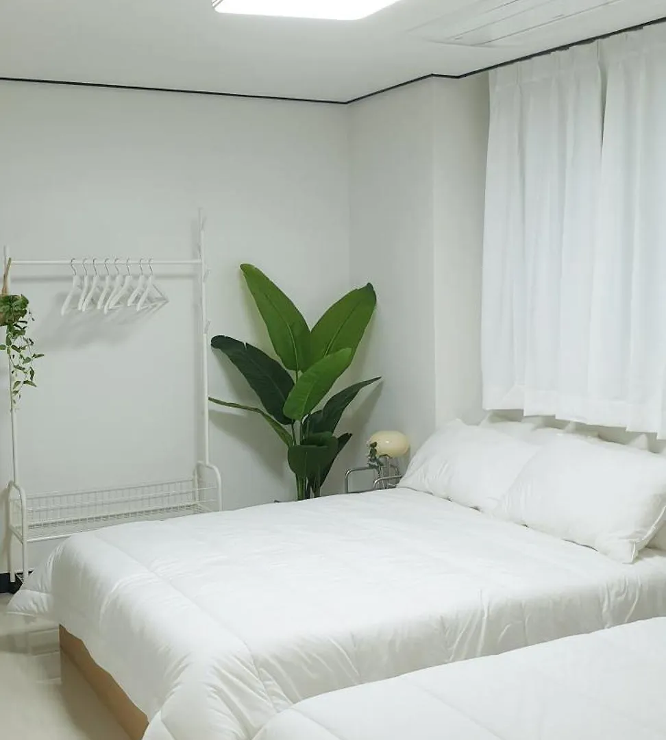 Sky House, Seoul Daire 0*,